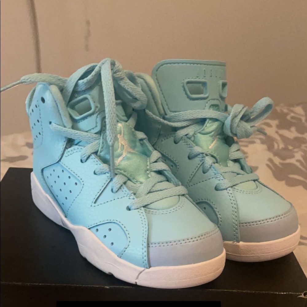 Light blue Jordan’s my son doesn’t like but they are brand new